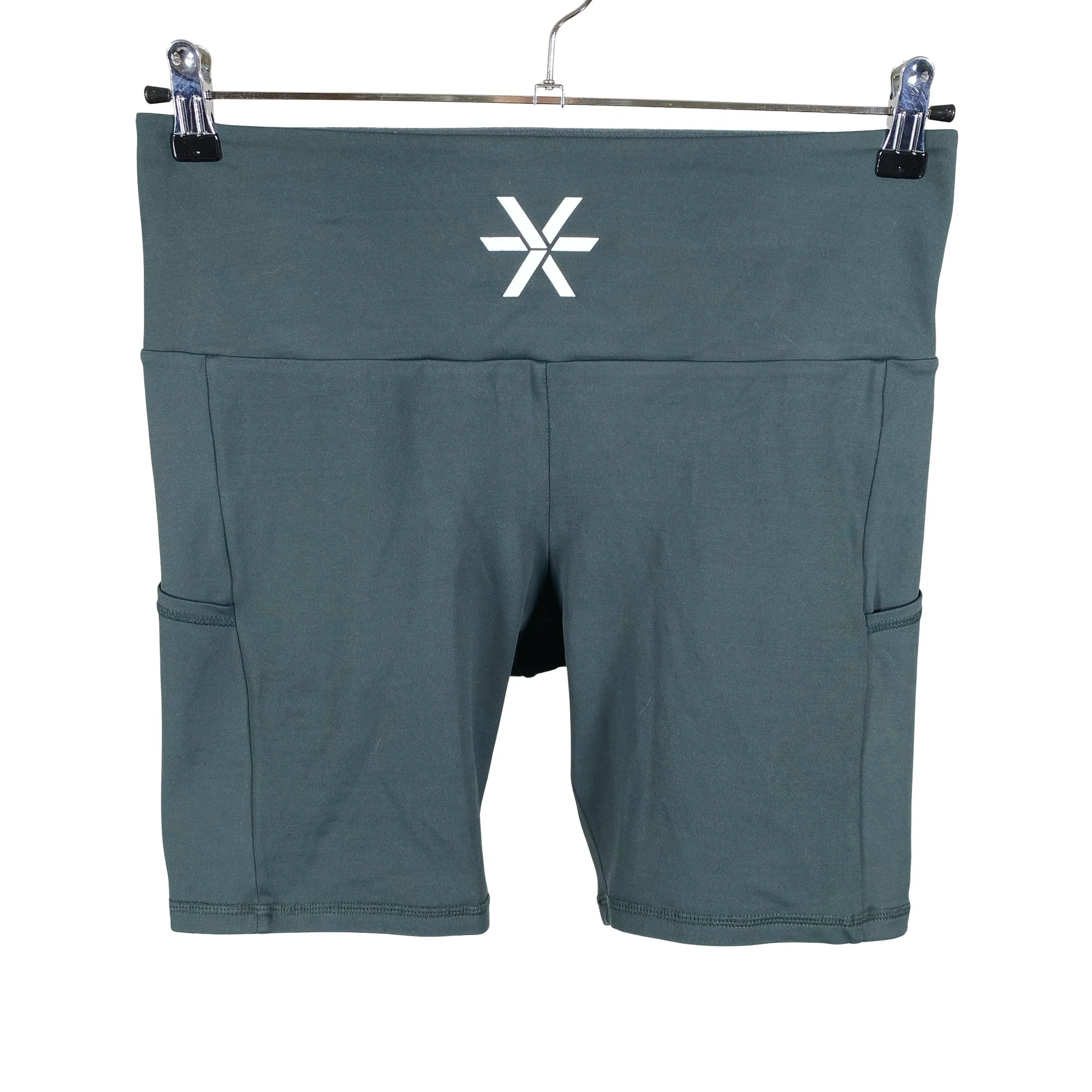 Urheilushortsit, koko 42